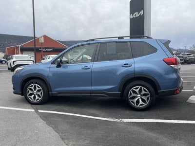 2022 Subaru Forester Premium CVT