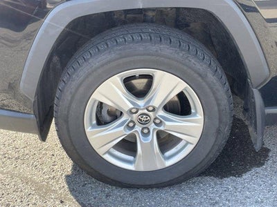 2019 Toyota RAV4 Hybrid LE AWD (Natl)