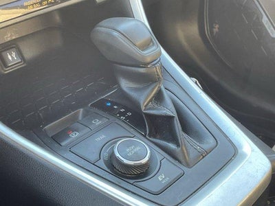 2019 Toyota RAV4 Hybrid LE AWD (Natl)