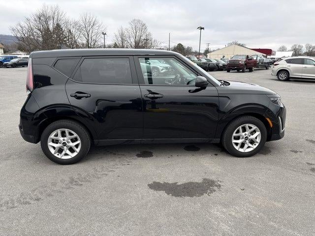 2023 Kia Soul LX IVT