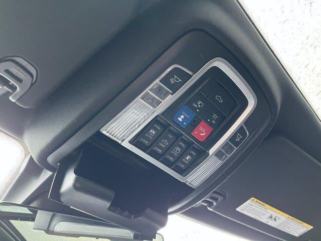 2022 RAM 1500 Laramie 4x4 Crew Cab 5'7" Box