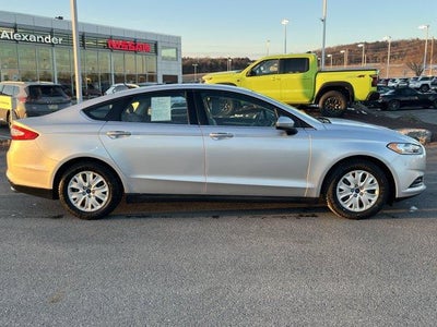 2014 Ford Fusion 4dr Sdn S FWD