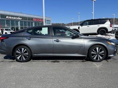 2022 Nissan Altima 2.5 SV Sedan