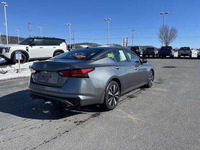 2022 Nissan Altima 2.5 SV Sedan