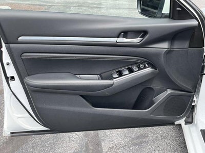 2023 Nissan Altima 2.5 SV AWD Sedan