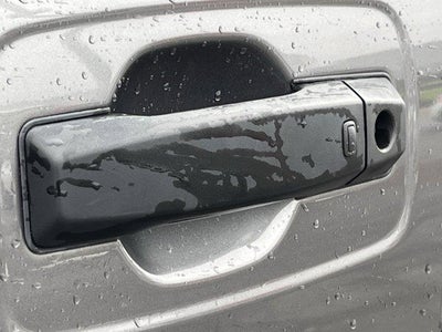 2024 Nissan Titan 4x4 Crew Cab SV