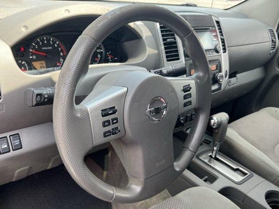 2014 Nissan Frontier 4WD Crew Cab SWB Auto SV