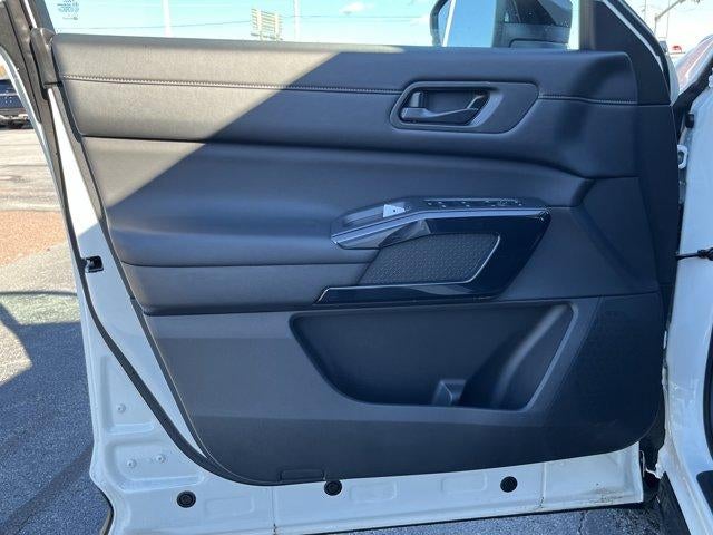 2024 Nissan Pathfinder S 4WD