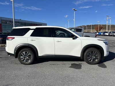 2024 Nissan Pathfinder S 4WD