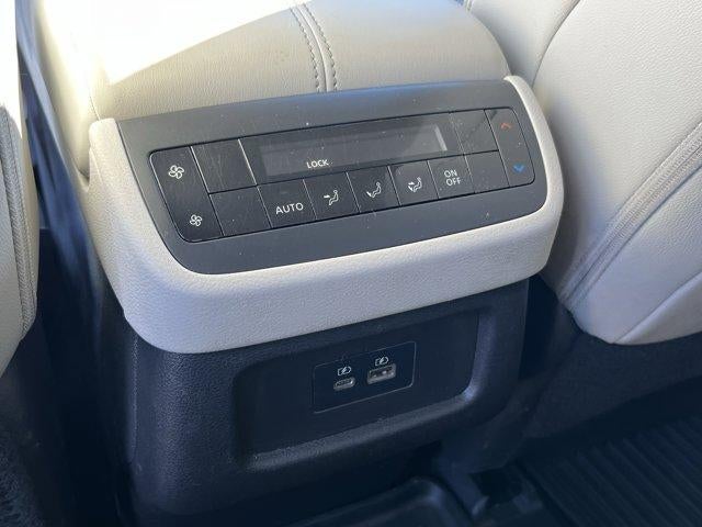 2023 Nissan Pathfinder SL 4WD