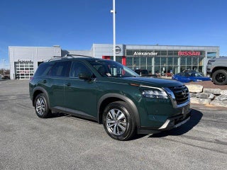 2023 Nissan Pathfinder SL 4WD