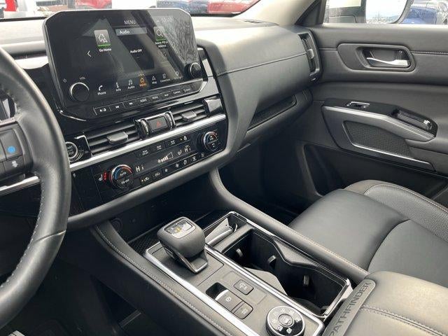 2023 Nissan Pathfinder SL 4WD