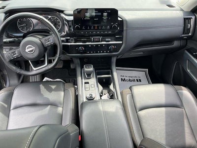 2023 Nissan Pathfinder SL 4WD
