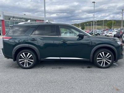 2023 Nissan Pathfinder Platinum 4WD