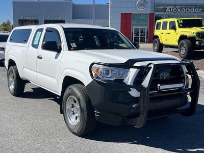 2018 Toyota Tacoma SR Access Cab 6' Bed I4 4x4 AT (SE)
