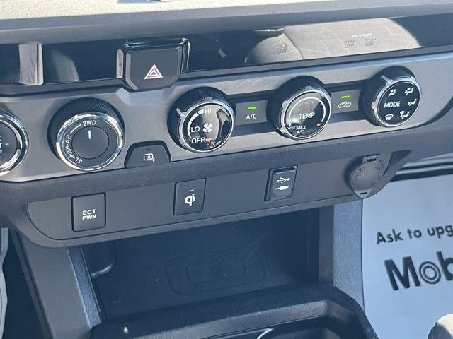 2017 Toyota Tacoma TRD Off Road Access Cab 6' Bed V6 4x4 AT (Natl)