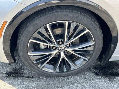 2024 Toyota Prius XLE AWD (Natl)