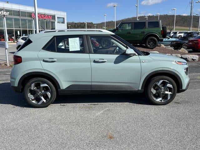 2025 Hyundai VENUE SEL IVT