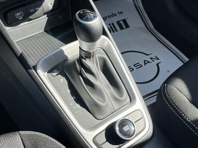 2025 Hyundai VENUE SEL IVT