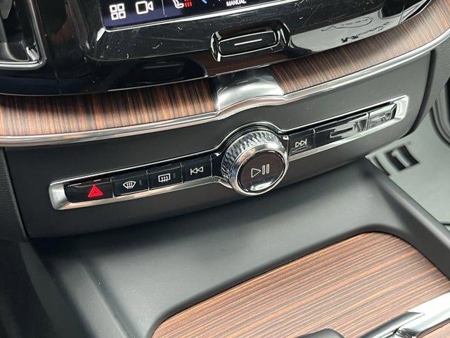 2023 Volvo XC60 Recharge Plug-In Hybrid T8 eAWD PHEV Plus Dark Theme