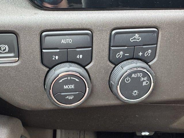 2025 Chevrolet Silverado 1500 Double Cab Standard Box 4-Wheel Drive LT 1LT