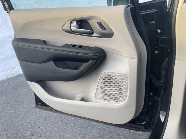 2024 Chrysler Pacifica Touring L FWD