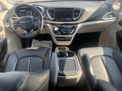 2023 Chrysler Pacifica Touring L FWD