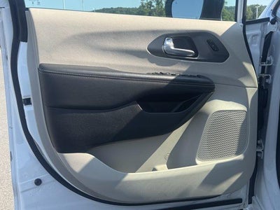 2023 Chrysler Pacifica Touring L FWD