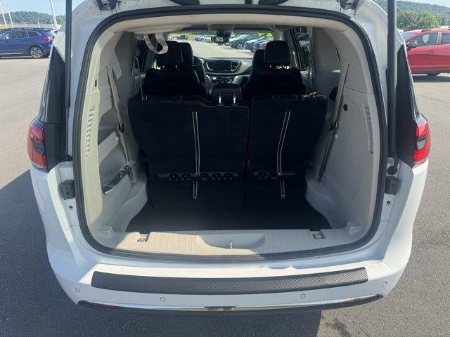 2023 Chrysler Pacifica Touring L FWD