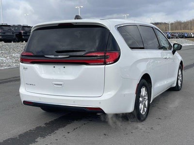 2024 Chrysler Pacifica Touring L FWD