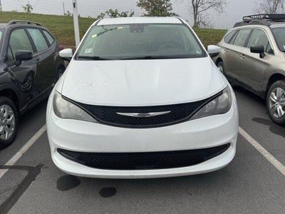 2023 Chrysler Voyager LX FWD