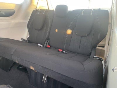 2022 Chrysler Voyager LX FWD