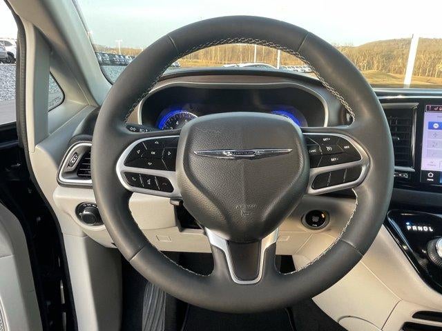 2022 Chrysler Voyager LX FWD