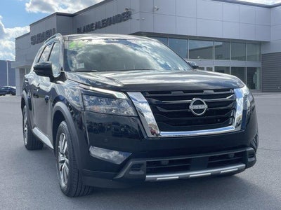 2025 Nissan Pathfinder SL 4WD