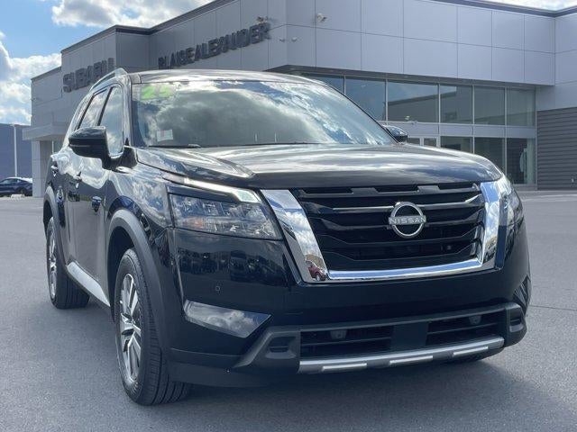 2025 Nissan Pathfinder SL 4WD