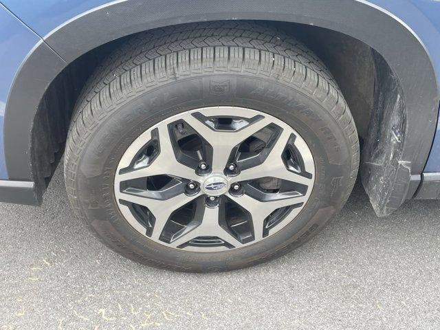 2023 Subaru Forester Premium CVT