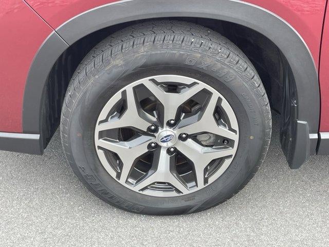 2023 Subaru Forester Premium CVT