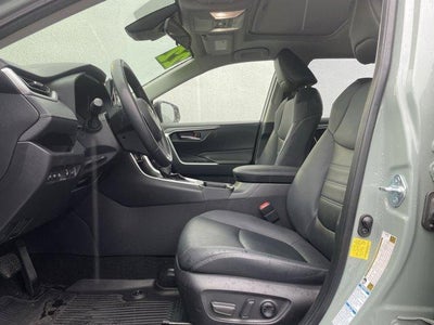 2022 Toyota RAV4 XLE Premium AWD (Natl)