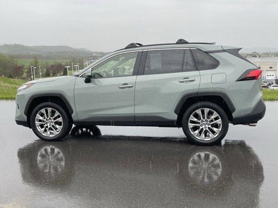 2022 Toyota RAV4 XLE Premium AWD (Natl)