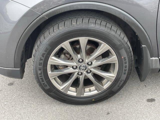 2017 Toyota RAV4 Limited AWD (GS)