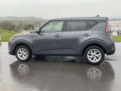 2024 Kia Soul LX IVT