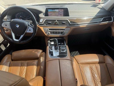 2022 BMW 740i xDrive Sedan