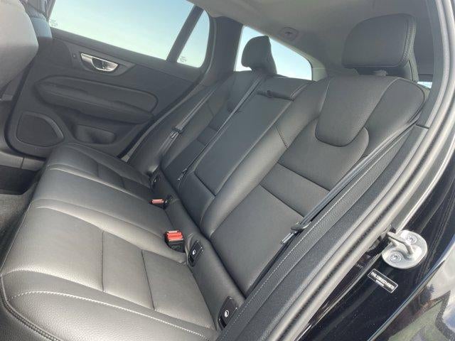 2025 Volvo V60 Cross Country B5 AWD Plus