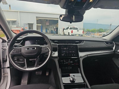 2023 Jeep Grand Cherokee Laredo 4x4