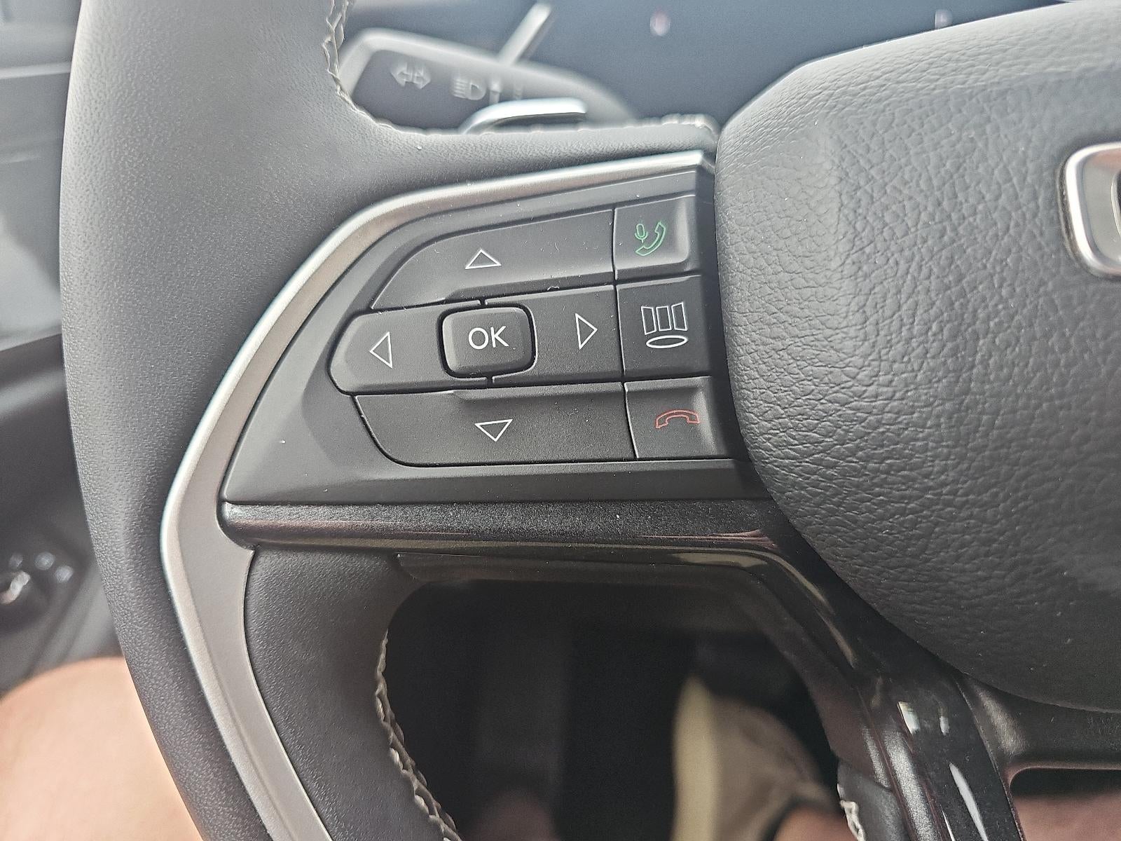 2023 Jeep Grand Cherokee Laredo 4x4