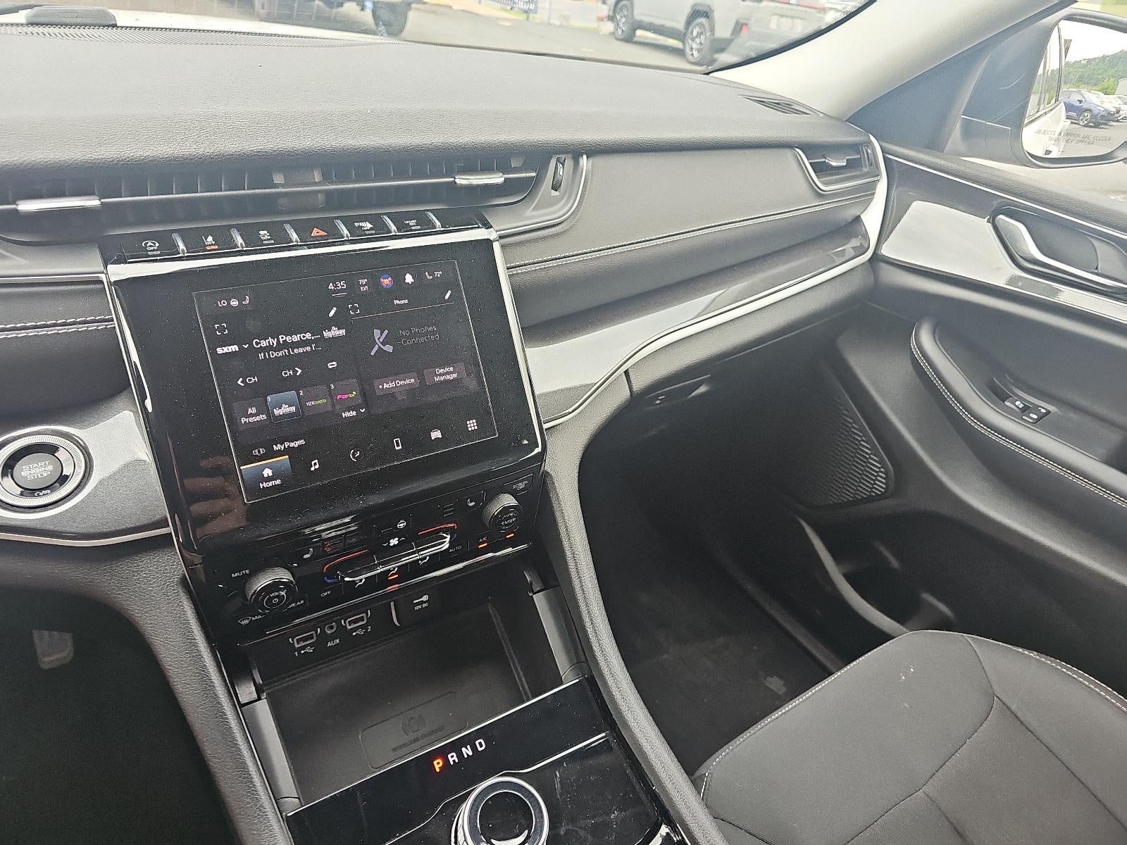 2023 Jeep Grand Cherokee Laredo 4x4