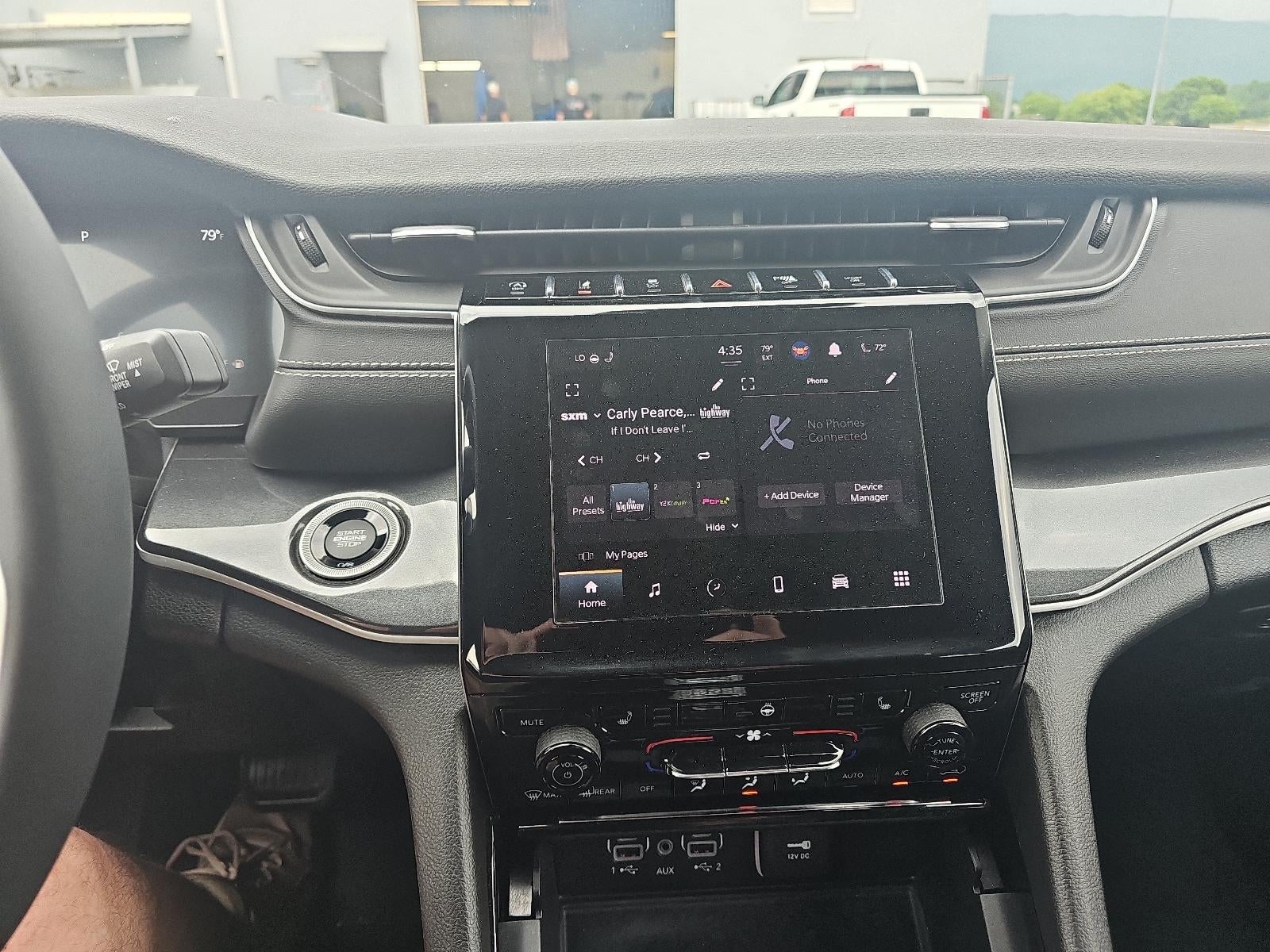 2023 Jeep Grand Cherokee Laredo 4x4