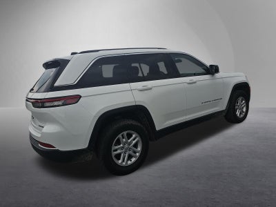 2023 Jeep Grand Cherokee Laredo 4x4