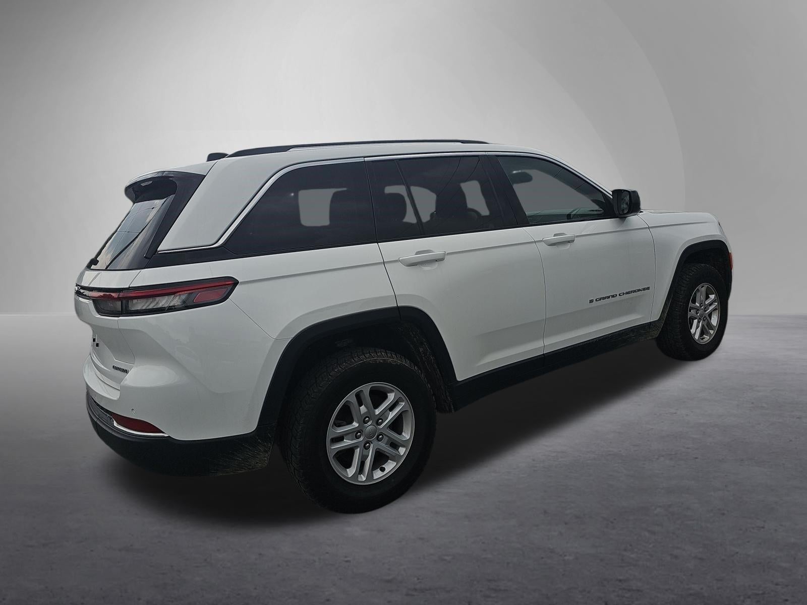 2023 Jeep Grand Cherokee Laredo 4x4