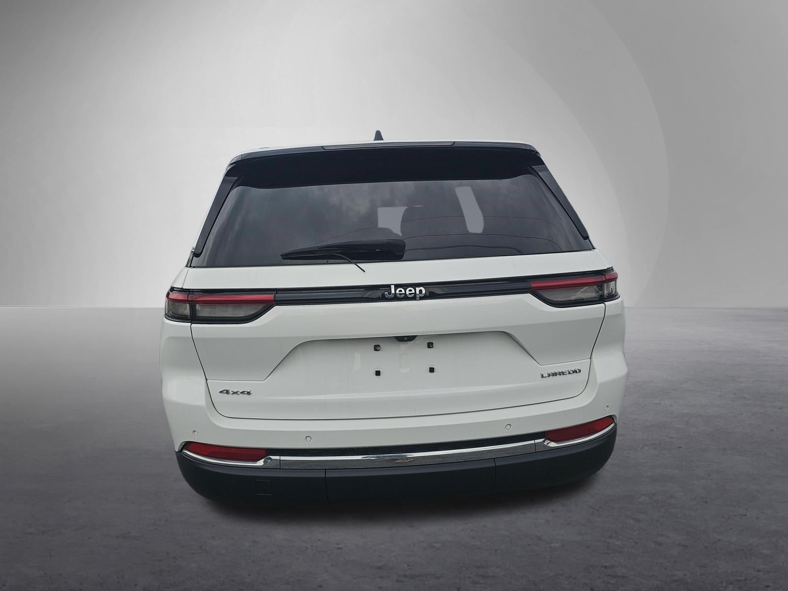 2023 Jeep Grand Cherokee Laredo 4x4